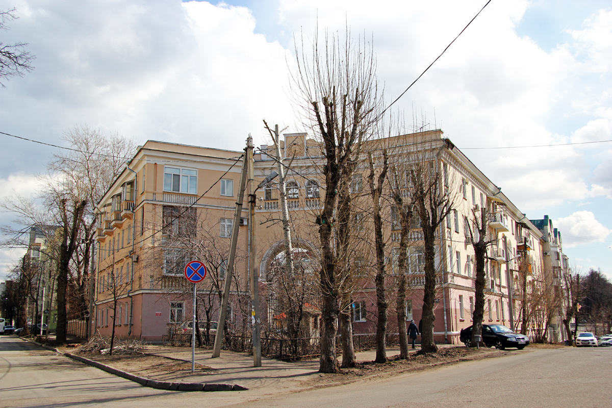 Казань, Улица Лесгафта, 2 / Улица Айвазовского, 17; Улица Айвазовского, 19