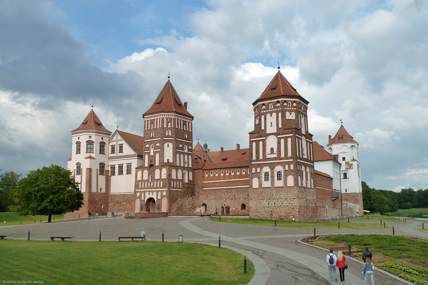 Мир, Красноармейская улица, 2