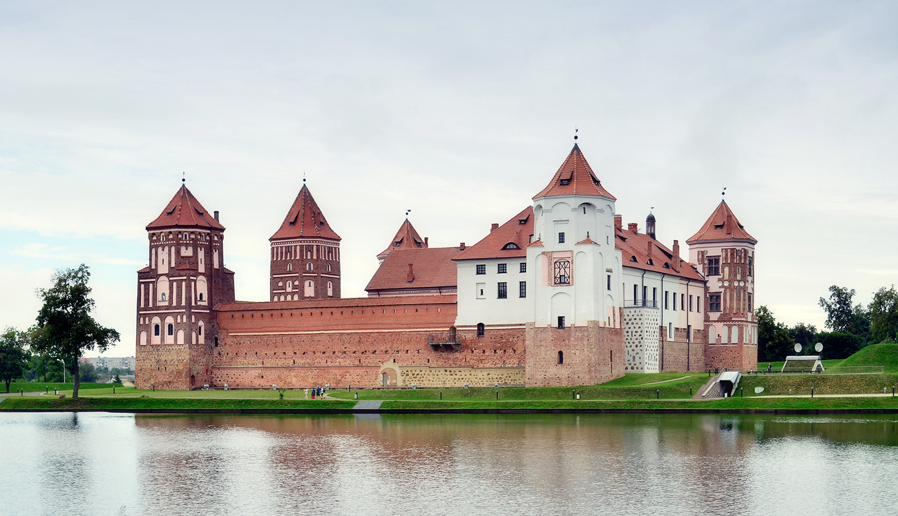 Мир, Красноармейская улица, 2