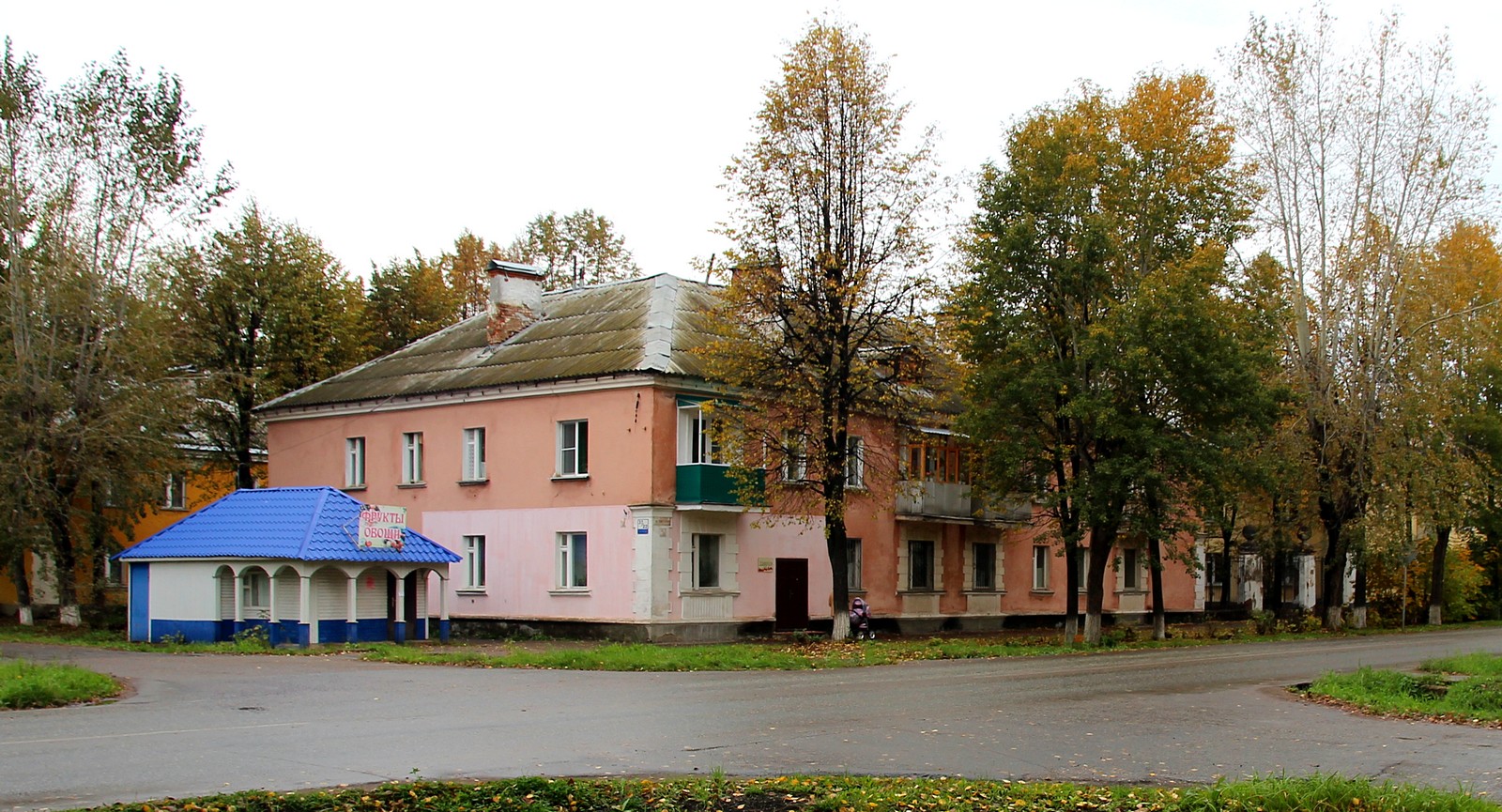 Глазов, Советская улица, 22 / Парковая улица, 37