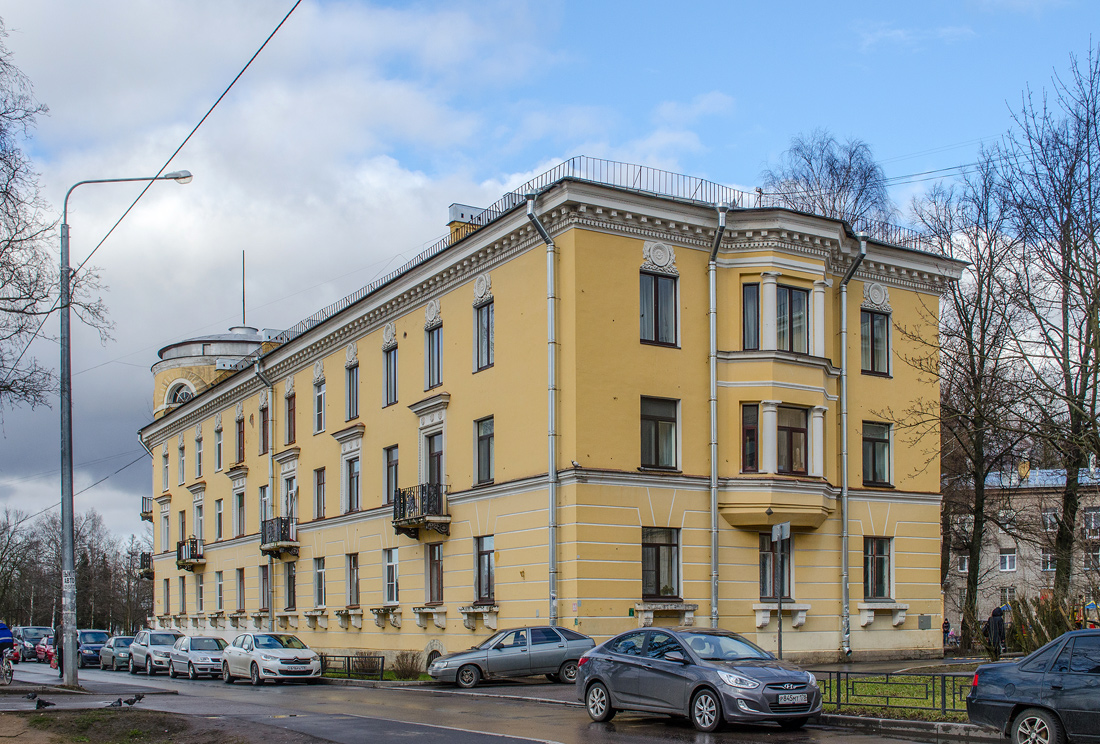 Павловск, Детскосельская улица, 1 / Слуцкая улица, 2