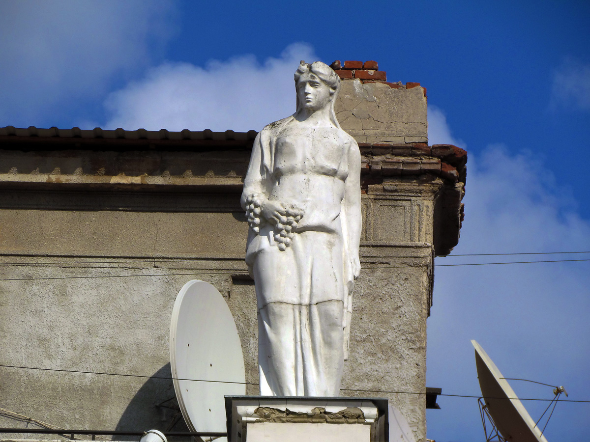 Харьков, Сумская улица, 44 / Улица Гиршмана, 2