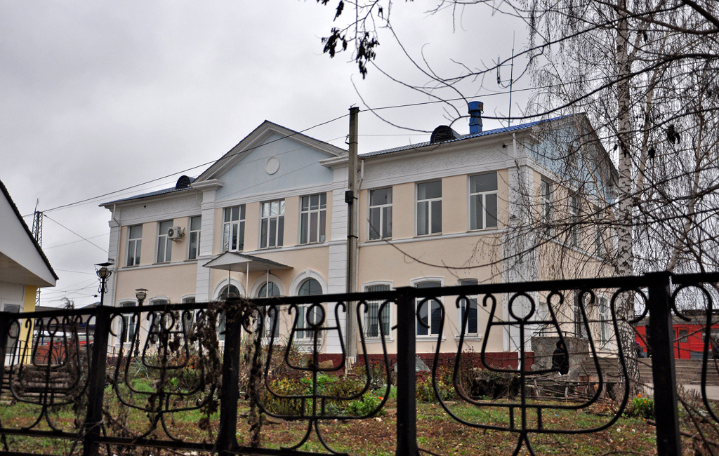 Казачья Лопань, Привокзальная площадь, 2