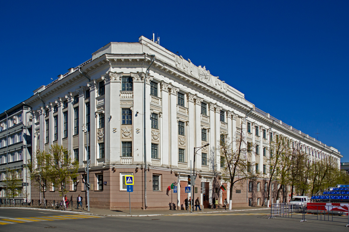 Kazań, Улица Карла Маркса, 31 / Театральная улица, 7