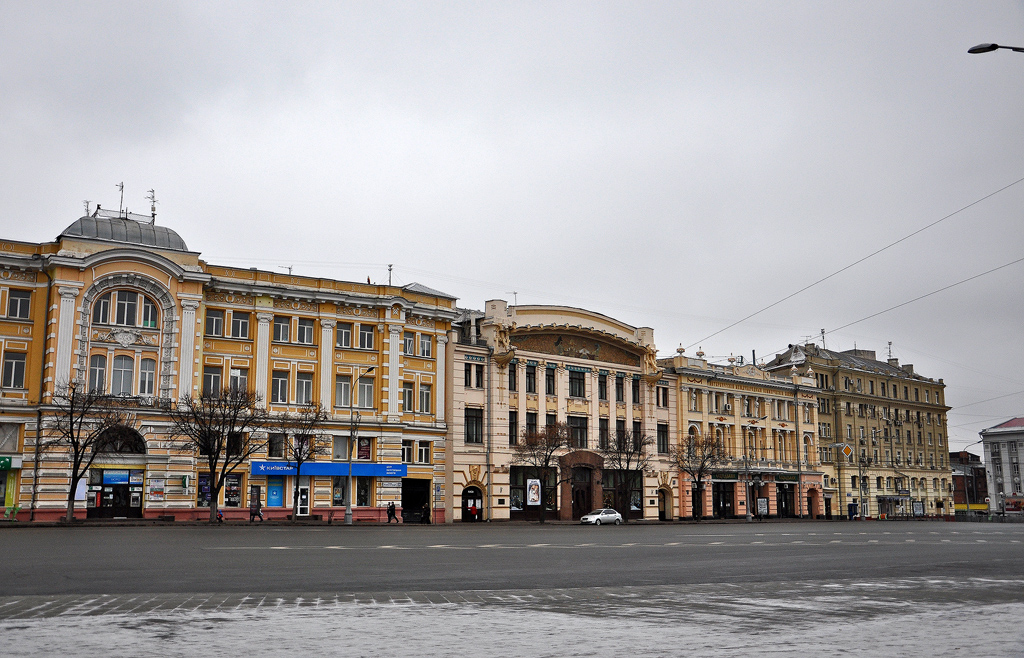 Charków, Площадь Конституции, 22; Площадь Конституции, 24; Площадь Конституции, 26; Площадь Конституции, 20 / Пушкинская улица, 1