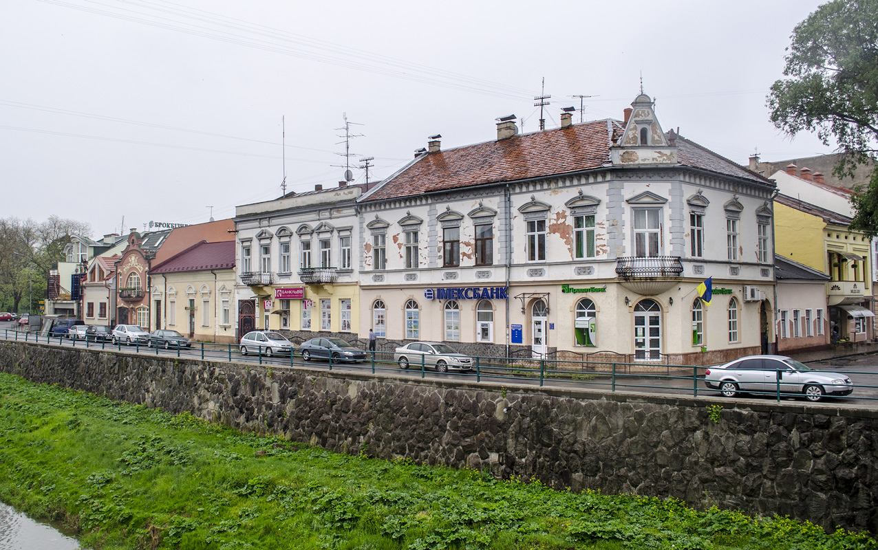 Uzgorod, Православная набережная, 1 / Площадь Шандора Петёфи, 1; Православная набережная, 2; Православная набережная, 3; Православная набережная, 4; Православная набережная, 5; Площадь Шандора Петёфи, 3; Площадь Шандора Петёфи, 5