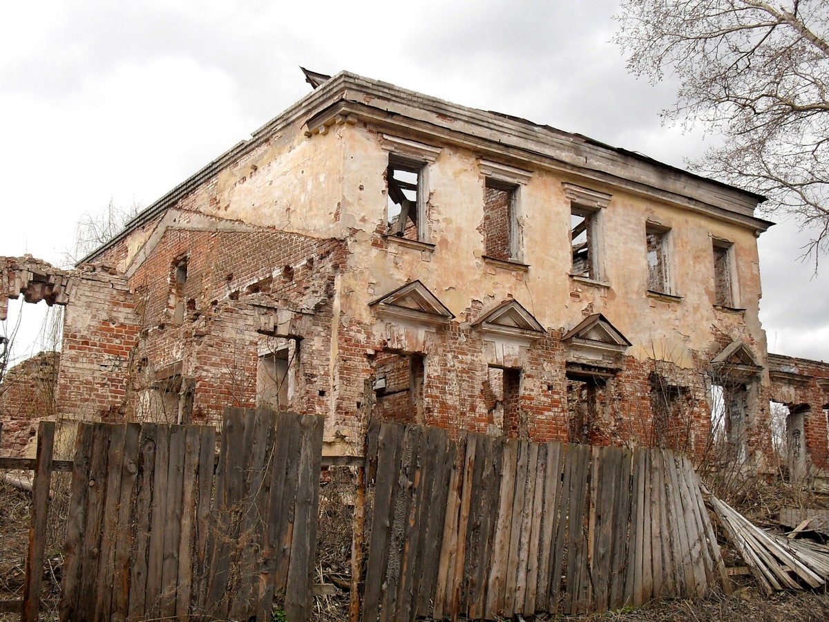 Тверь, Затверецкая набережная, 48 / 1-й Клубный переулок, 2