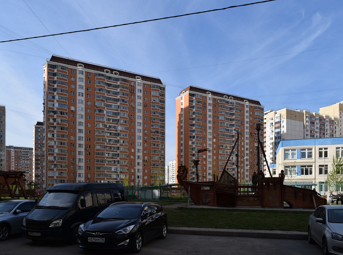 Красногорск, Подмосковный бульвар, 4; Подмосковный бульвар, 6