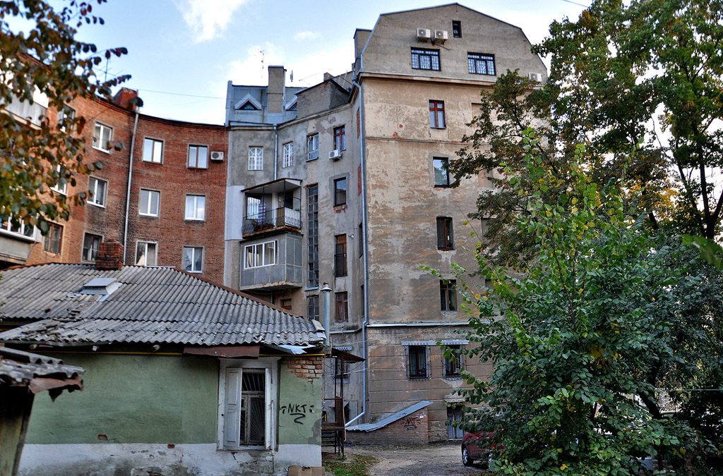 Харьков, Улица Маршала Бажанова, 14