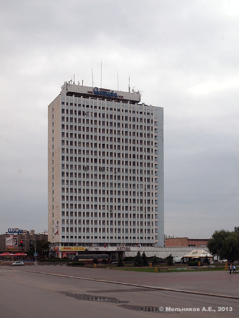 Волжский, Сталинградская улица, 8