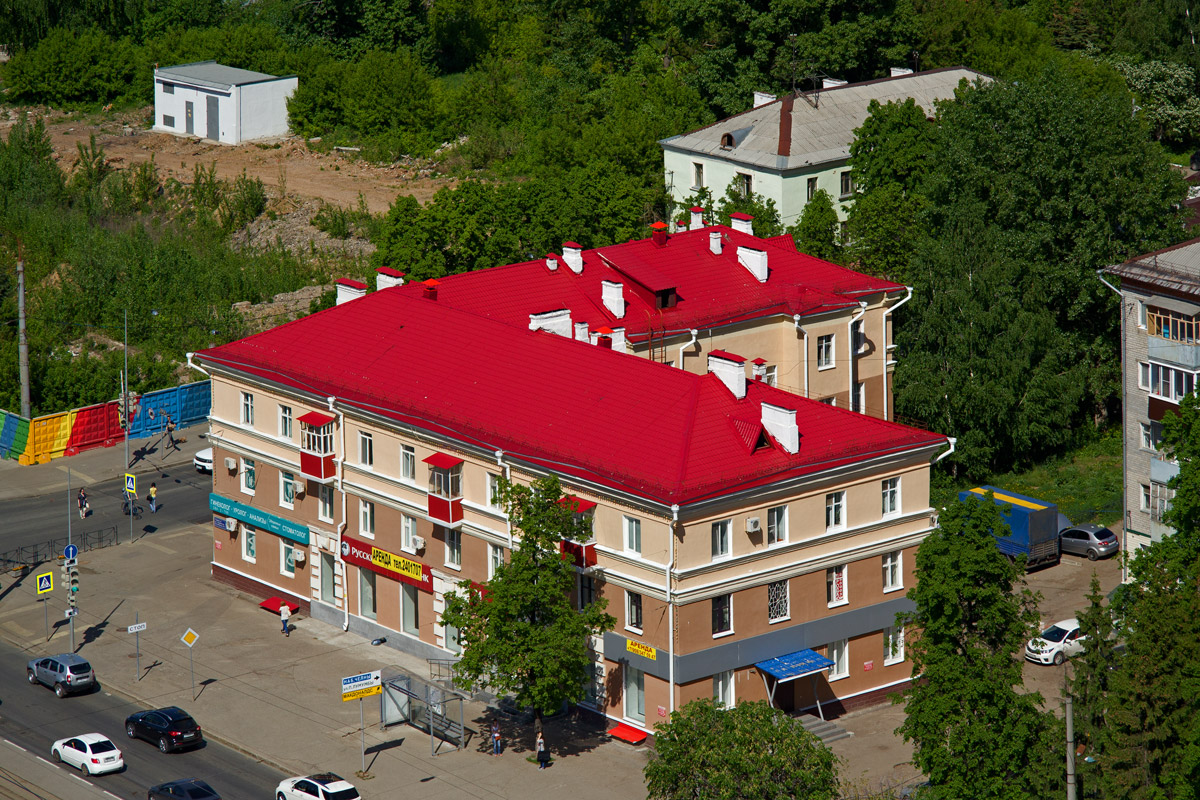 Казань, Гвардейская улица, 1 / Улица Патриса Лумумбы, 24