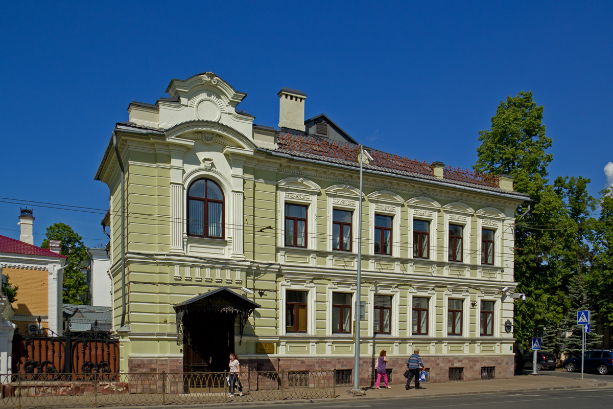 Казань, Улица Карла Маркса, 49 / Улица Гоголя, 13