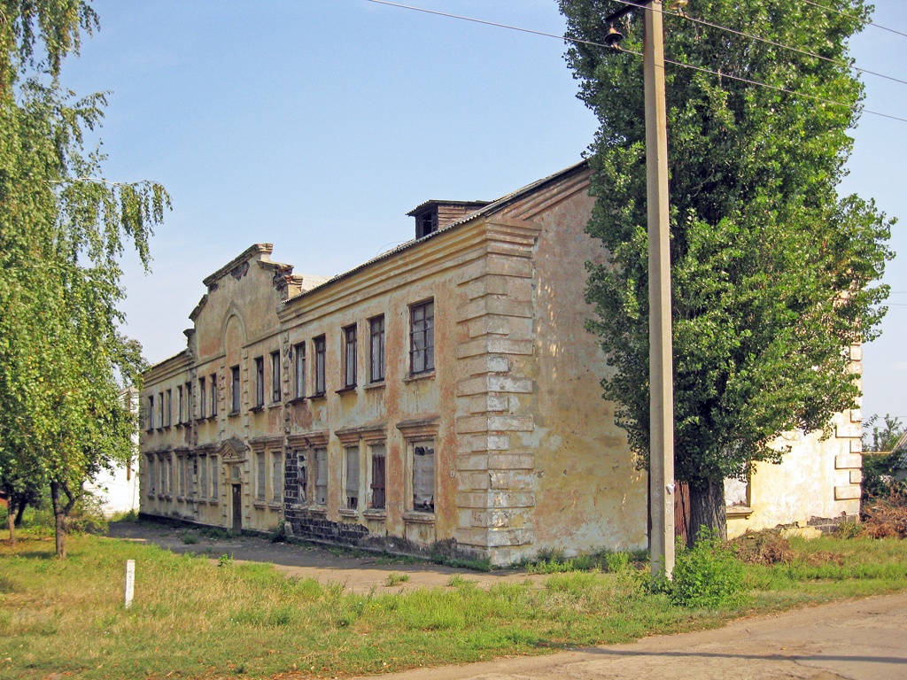 Попасная, Улица Суворова, 4