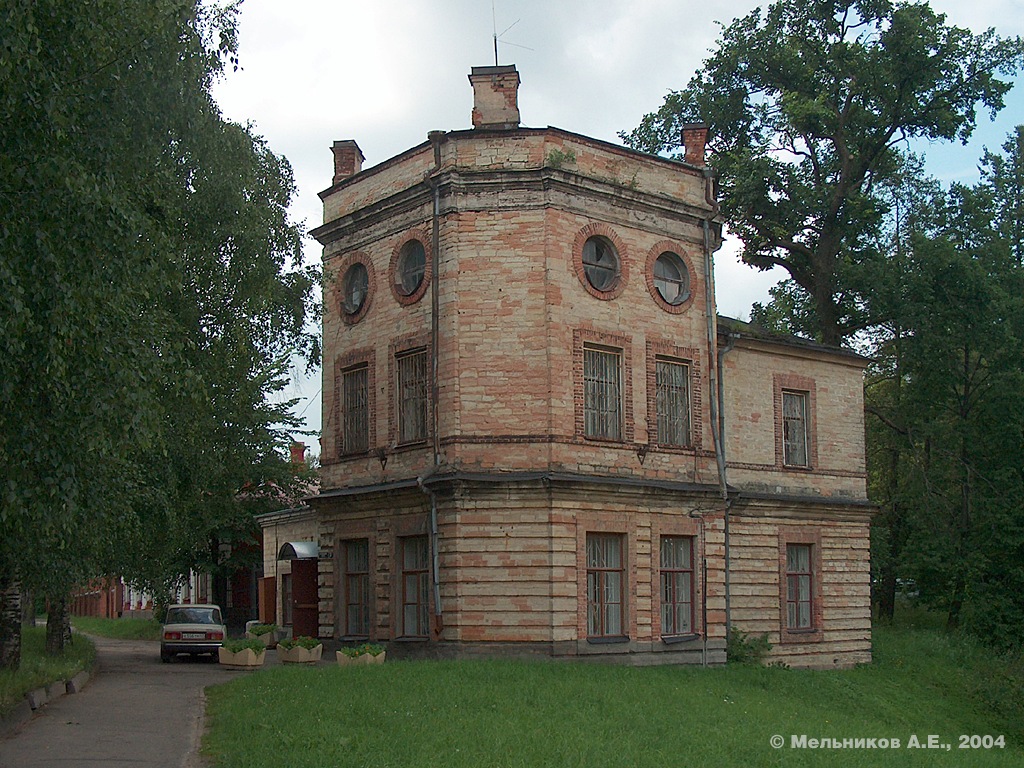 Gatchina, Красноармейский проспект, 1
