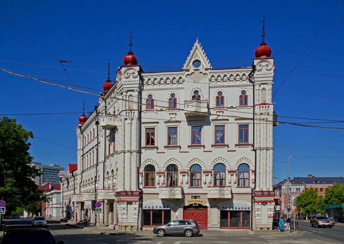 Казань, Улица Максима Горького, 8 / Улица Галактионова, 9