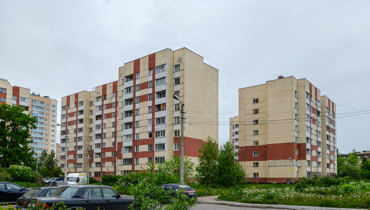 Стрельна, Львовская улица, 19; Львовская улица, 17