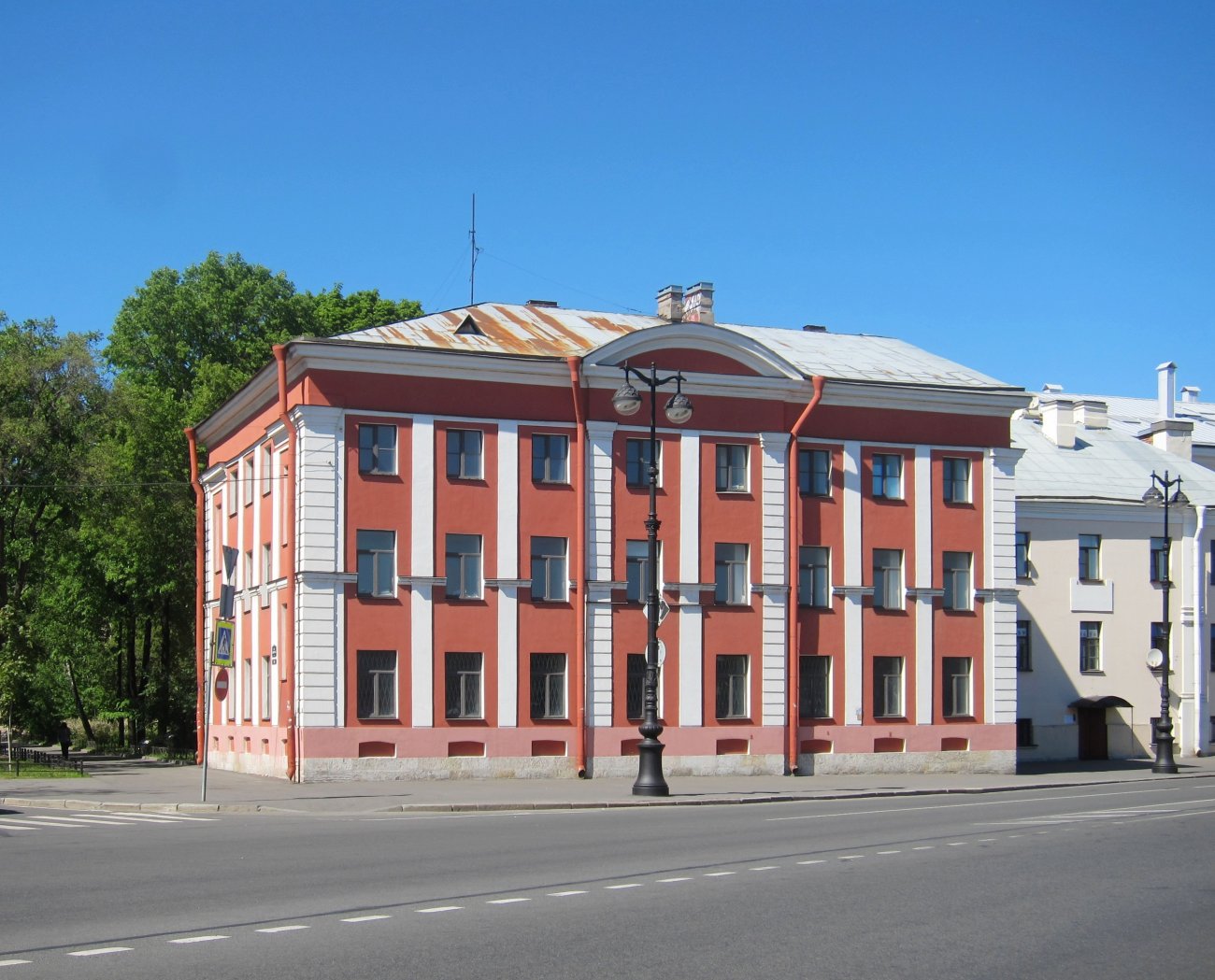 Санкт-Петербург, 19-я линия В. О., 2А