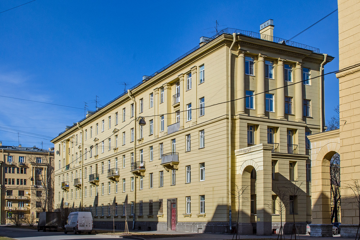 Санкт-Петербург, Улица Маринеско, 2