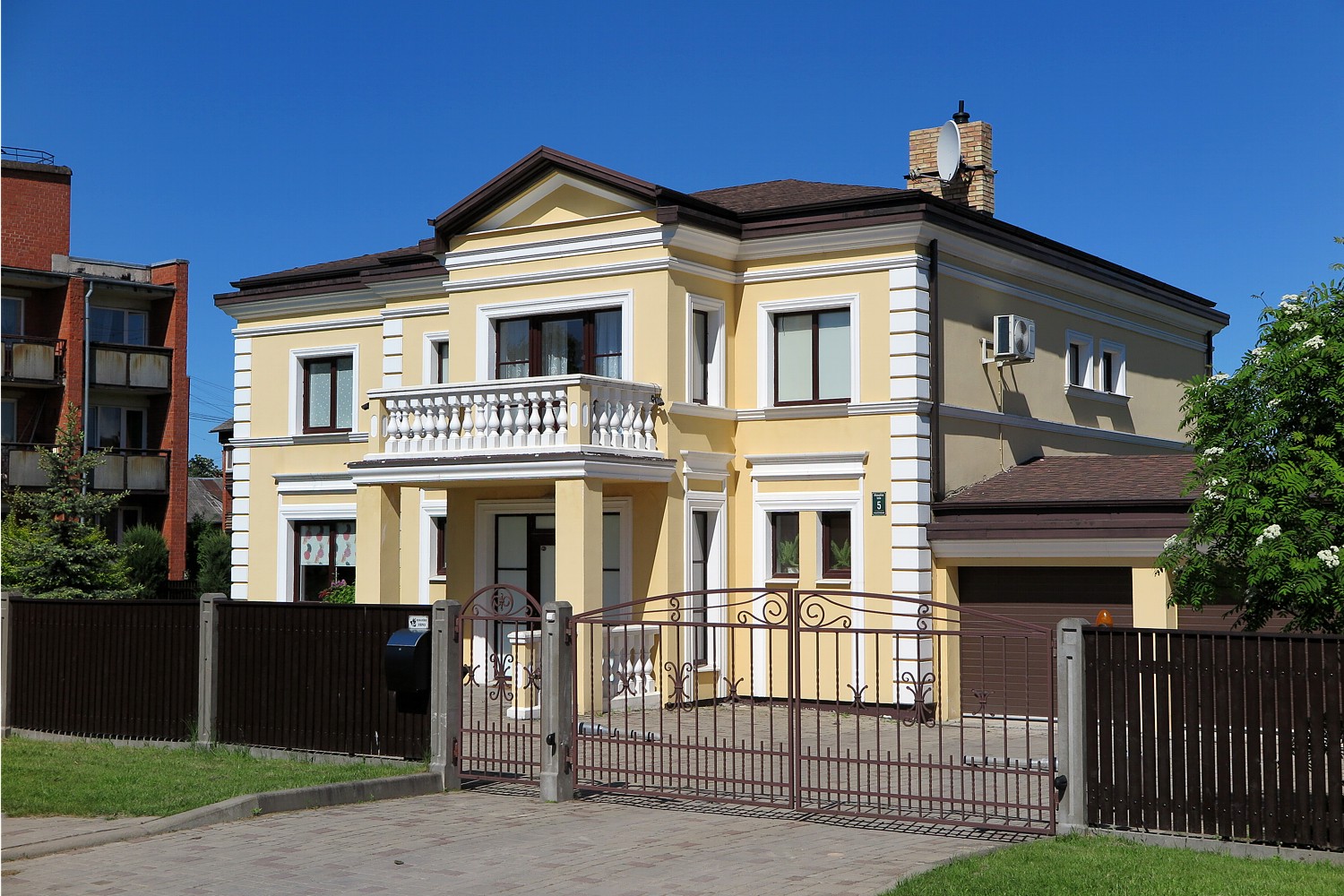 Добеле, Atmodas iela, 5