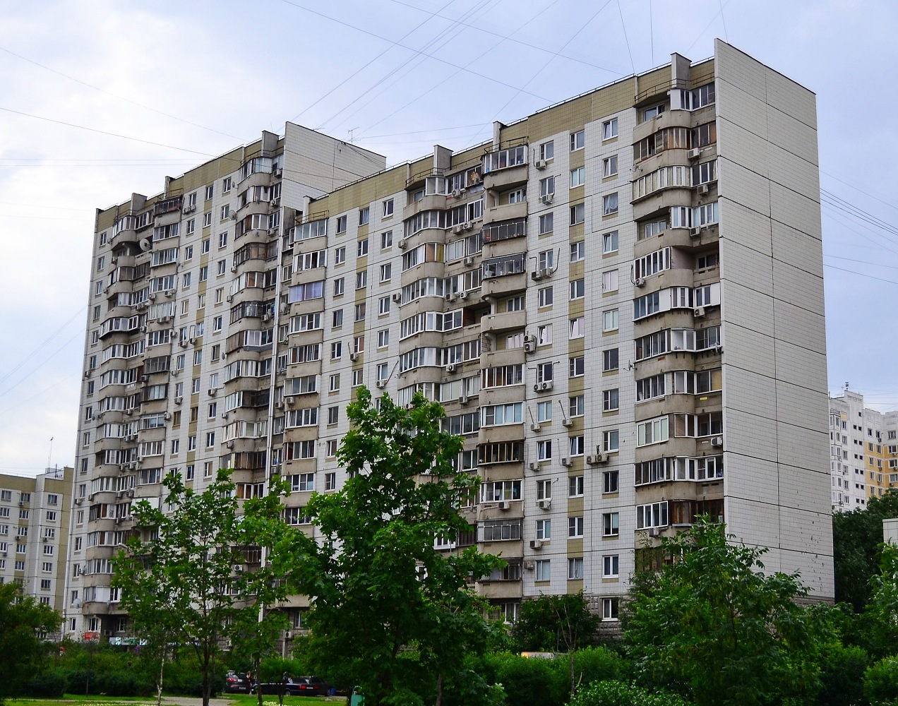 Москва, Новочерёмушкинская улица, 20 / Улица Кедрова, 23