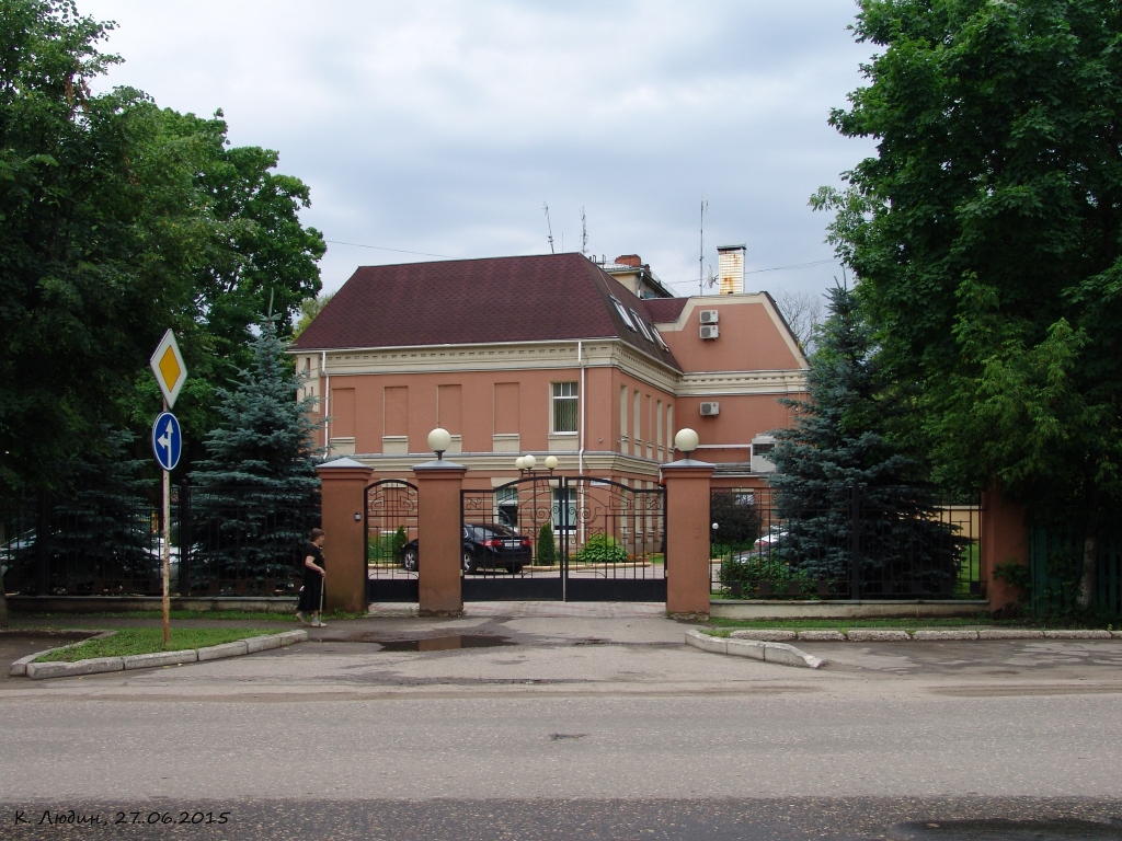 Iwanowo, Октябрьская улица, 13 / Улица Калинина, 37