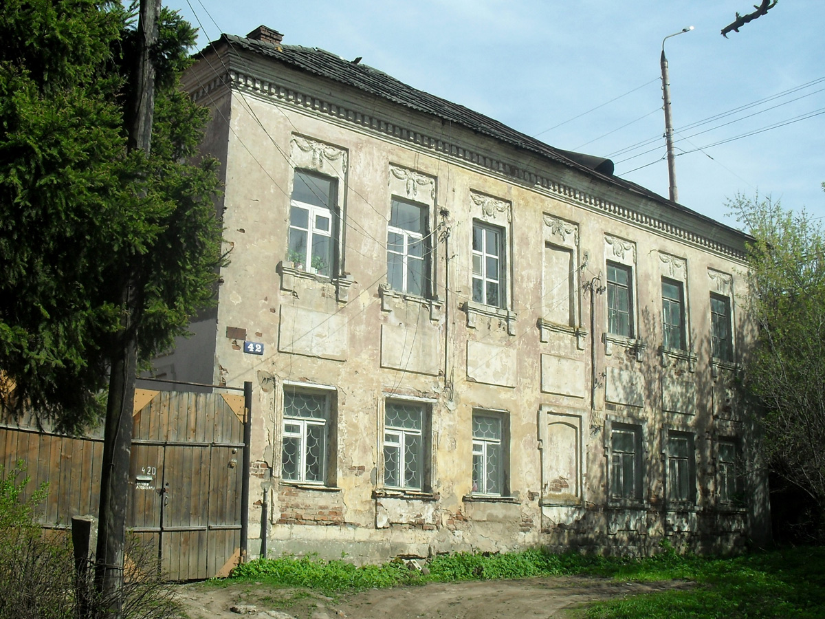 Тверь, Затверецкая набережная, 40-42