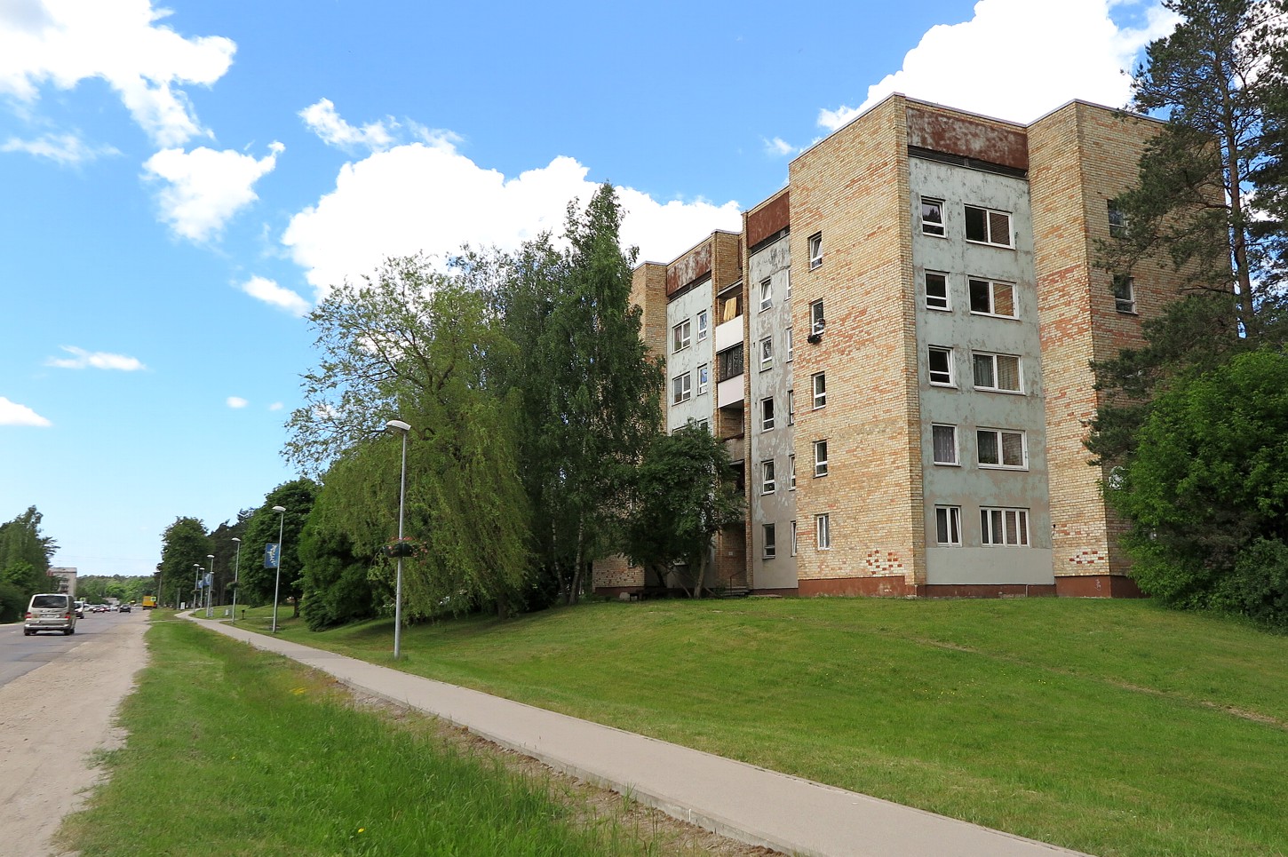 Улброка, Institūta iela, 19