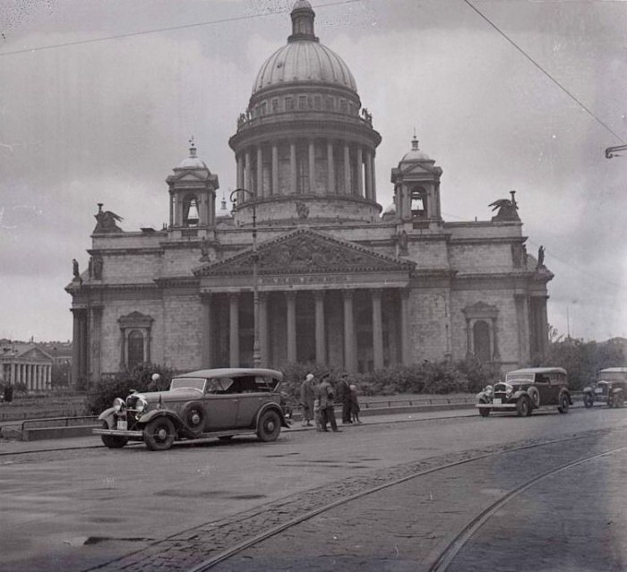 Санкт-Петербург, Исаакиевская площадь, 4