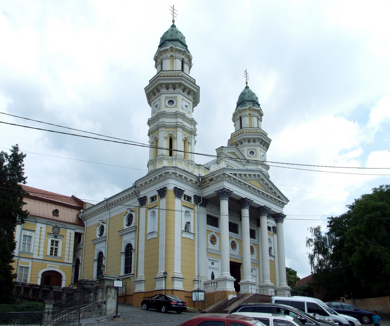 Ужгород, Капитульная улица, 9; Капитульная улица, 9