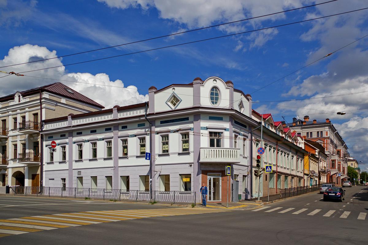 Казань, Улица Пушкина, 54 / Улица Максима Горького, 1