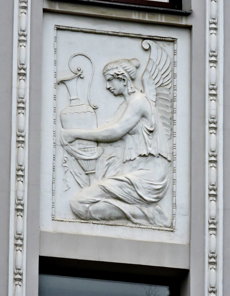 Харьков, Сумская улица, 44 / Улица Гиршмана, 2