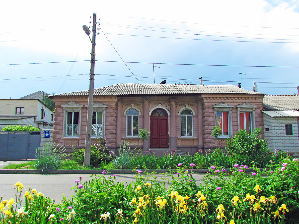 Харкiв, Улица Николая Михновского, 37