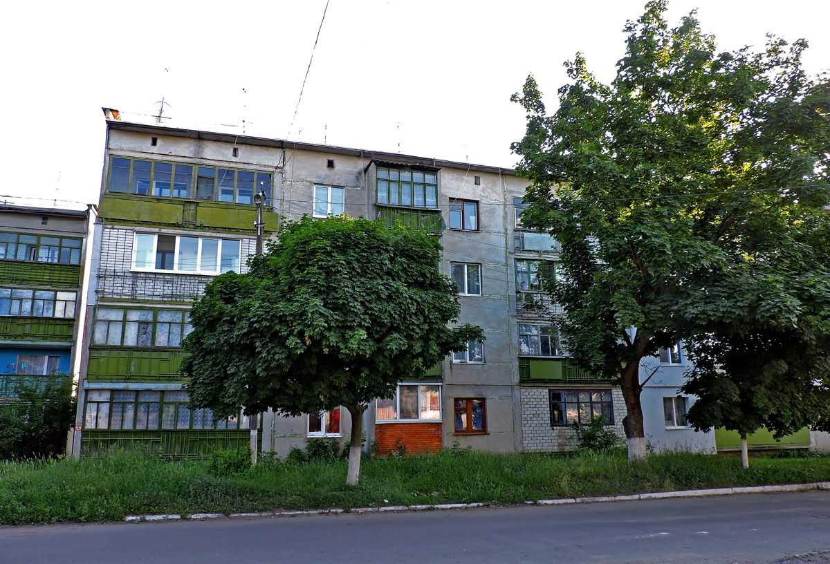 Харьковский район, прочие н.п., пос. Кутузовка, Школьная улица, 7