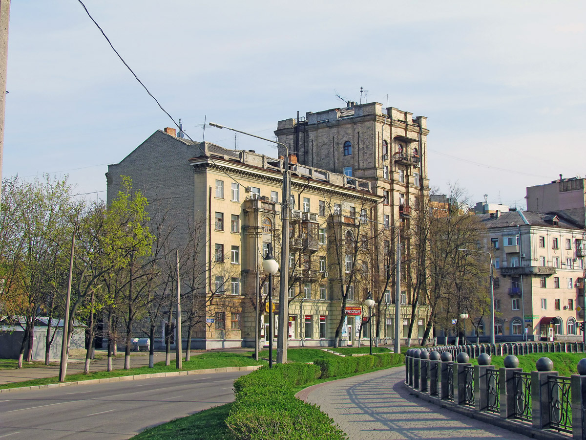 Kharkov, Гимназическая набережная, 4