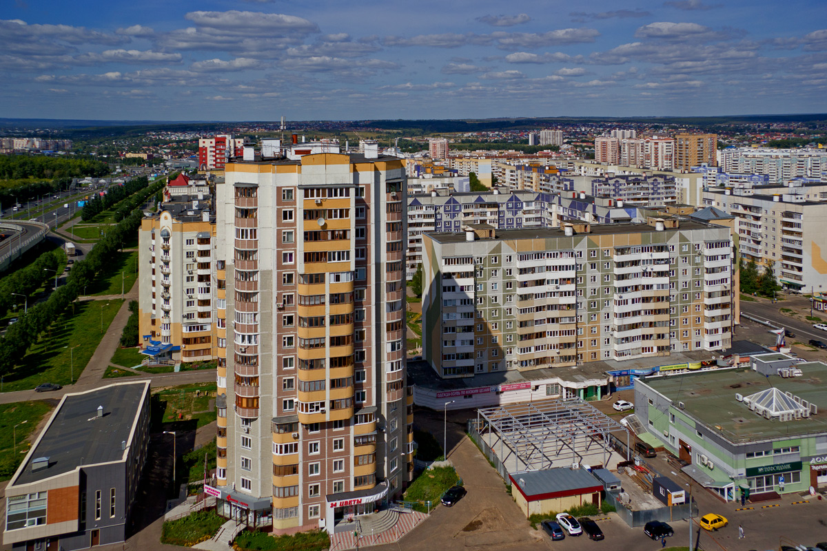 Казань, Улица Хайдара Бигичева, 3; Проспект Победы, 156