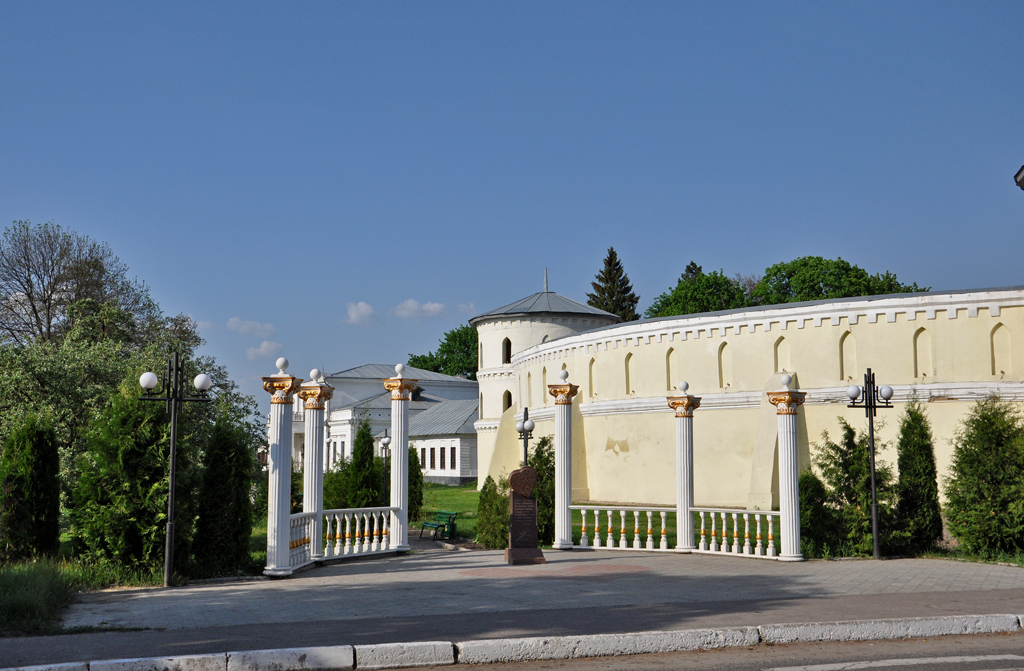 Тростянец, Улица Мира, 16*