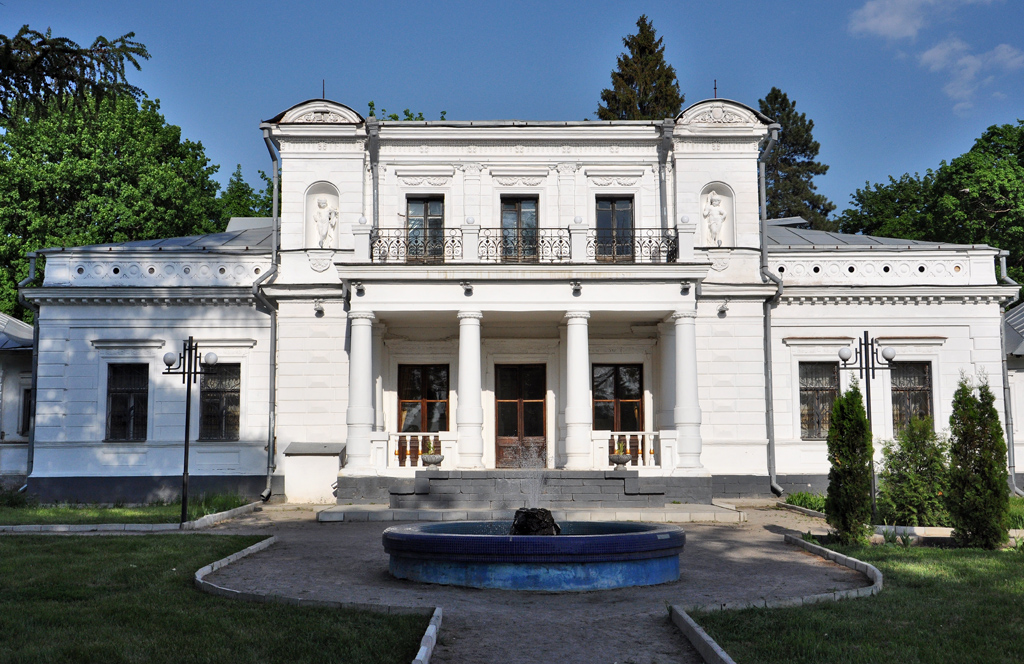 Тростянец, Улица Мира, 18