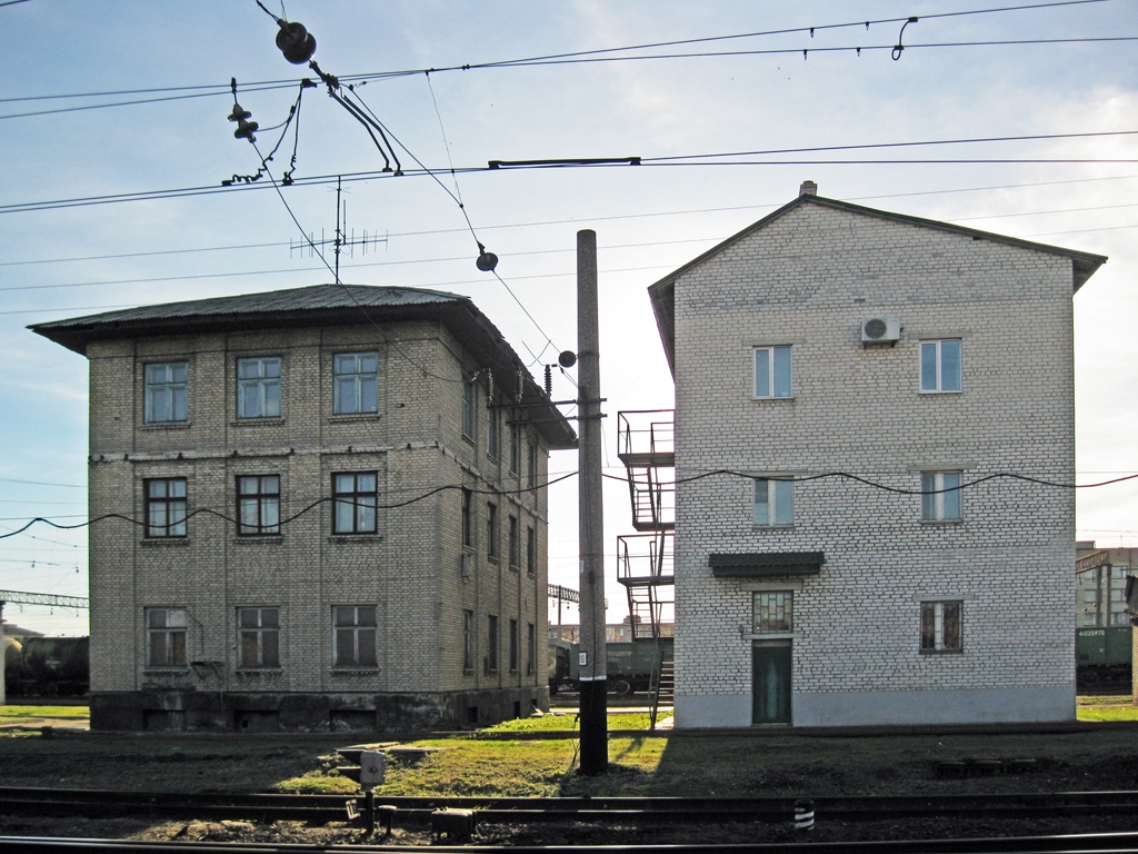 Красный Лиман, Привокзальная улица, 18; Привокзальная улица, 18