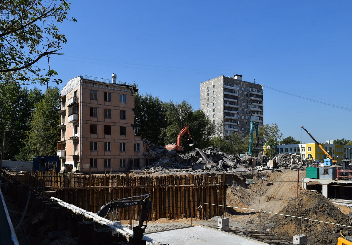 Москва, Бульвар Генерала Карбышева, 13 корп. 2