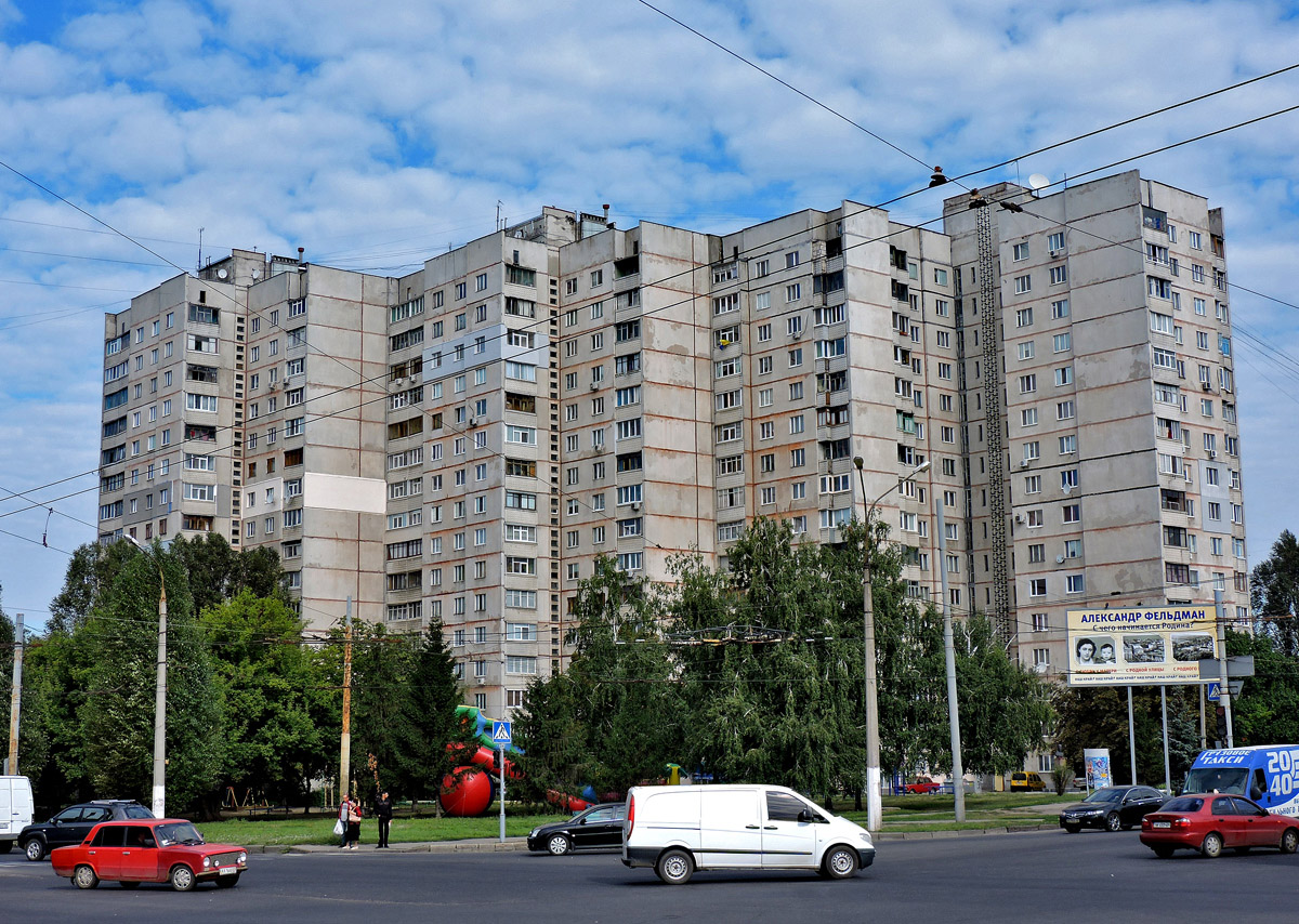Харьков, Юбилейный проспект, 47 / Улица Гвардейцев-Широнинцев, 19 (п. 3); Юбилейный проспект, 47 / Улица Гвардейцев-Широнинцев, 19 (п. 2); Юбилейный проспект, 47 / Улица Гвардейцев-Широнинцев, 19 (п. 1)
