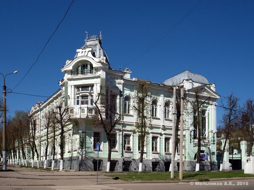 Ivanovo, Улица Батурина, 11 / Проспект Ленина, 42