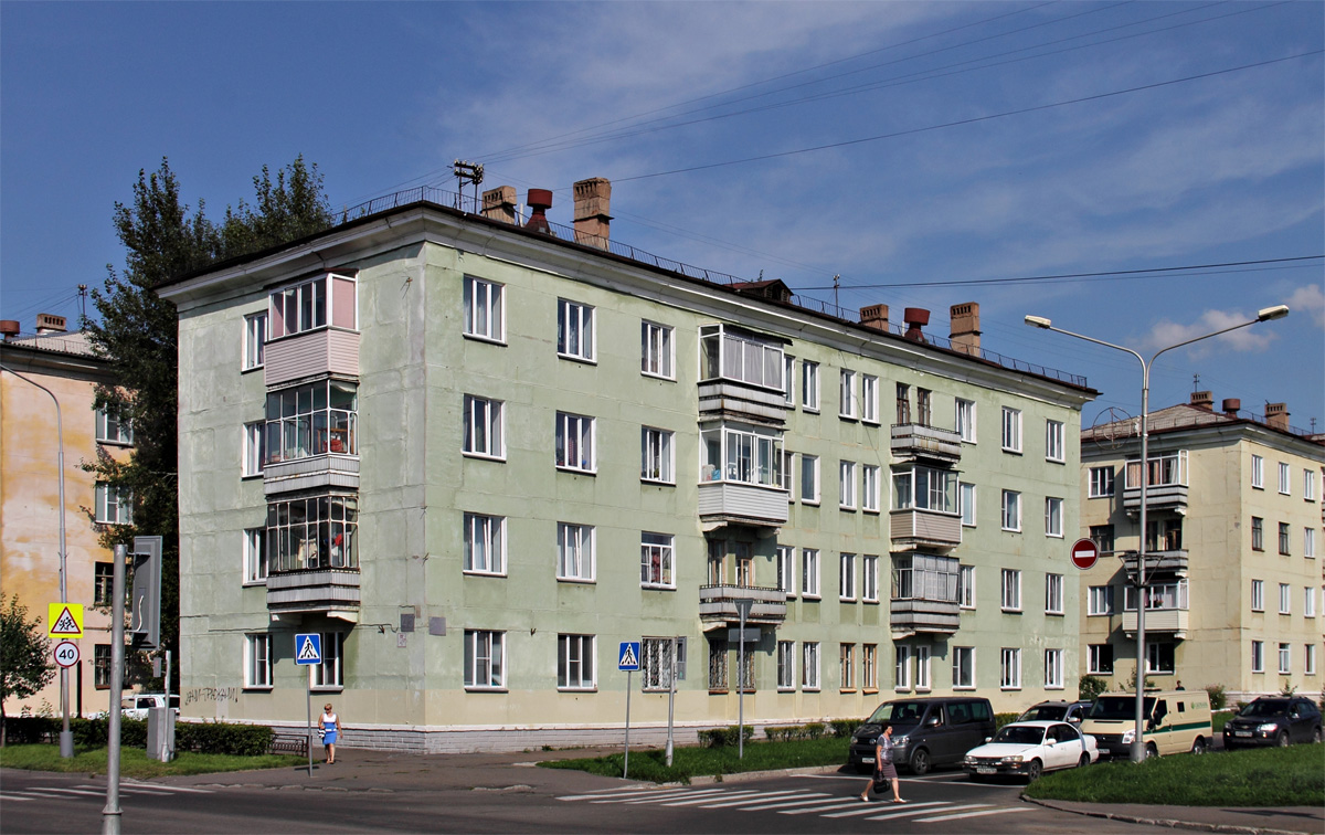 Железногорск, Улица Андреева, 4 / Школьная улица, 45