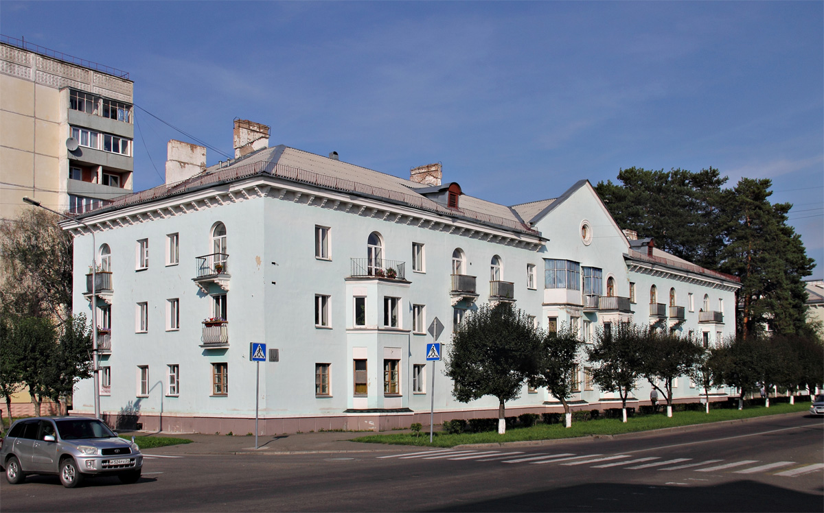 Железногорск, Советская улица, 10 / Школьная улица, 7