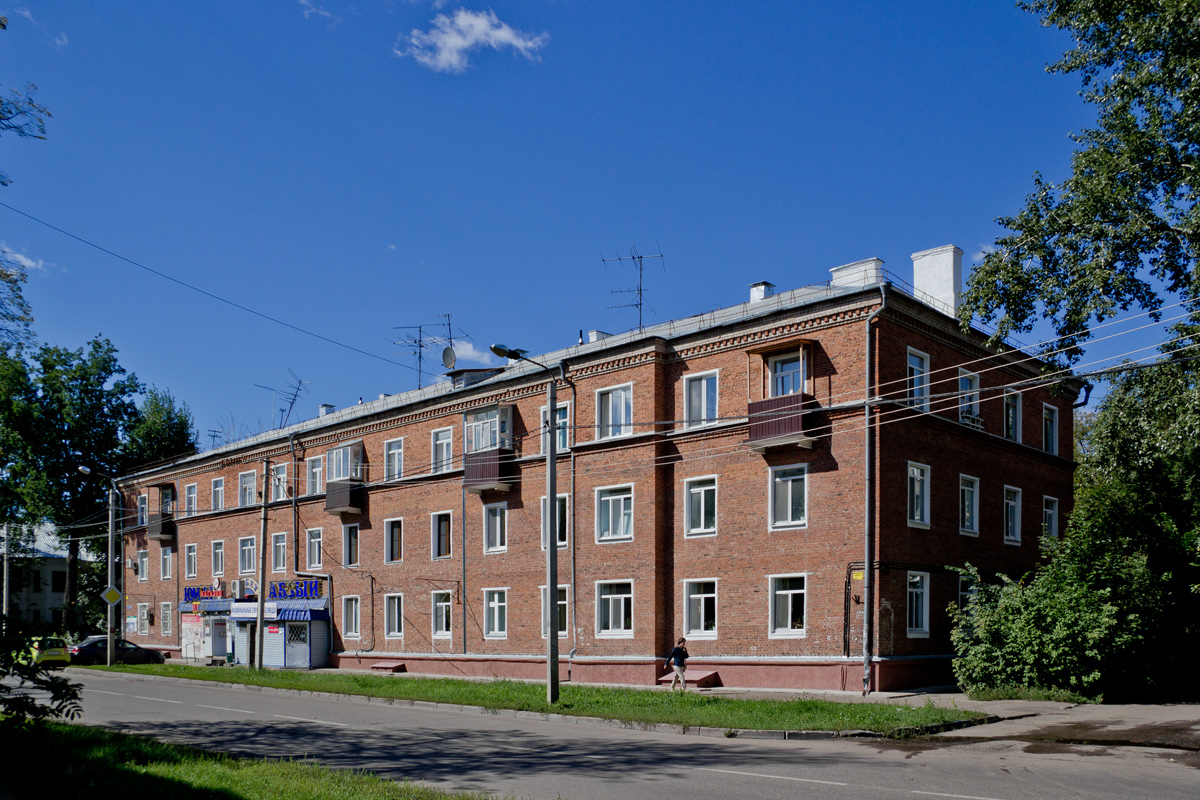 Казань, Улица Академика Королёва, 24 / Улица Хасана Туфана, 30