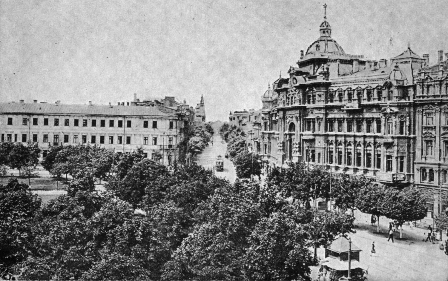 Odesa, Соборна площа, 2 / Садова вулиця, 20; Садова вулиця, 21