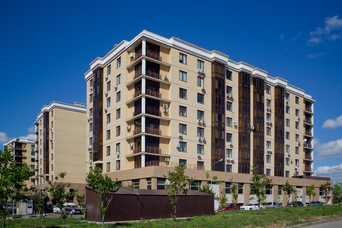 Kasan, Проспект Альберта Камалеева, 28 / Улица Тулпар, 9