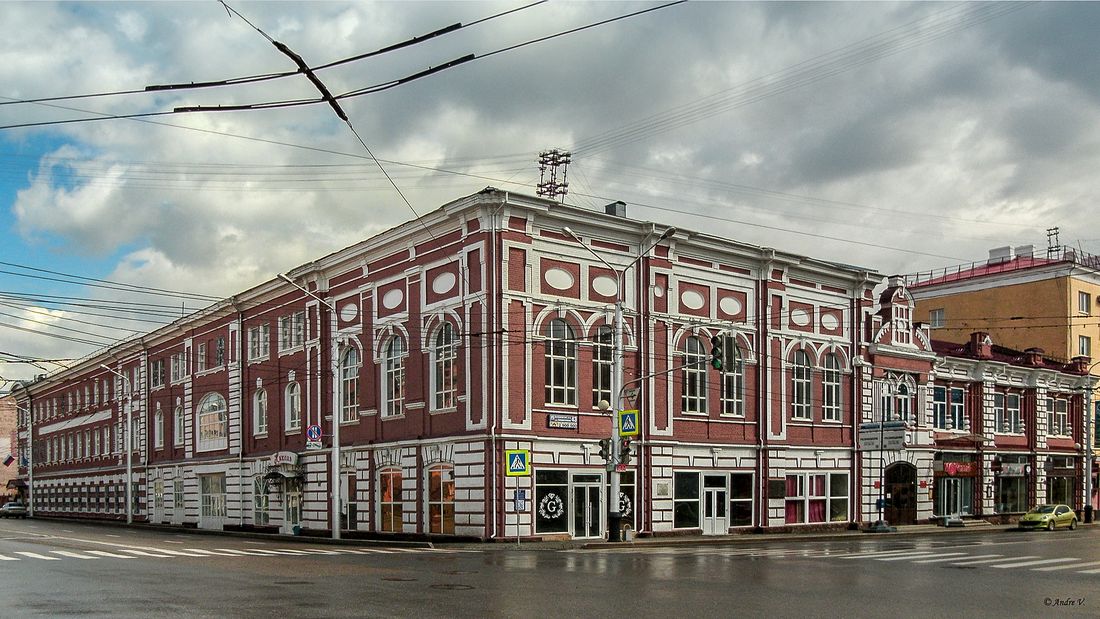 Уфа, Коммунистическая улица, 43 / Улица Карла Маркса, 14 Уфа, Коммунистическая улица, 43 / Улица Карла Маркса, 14