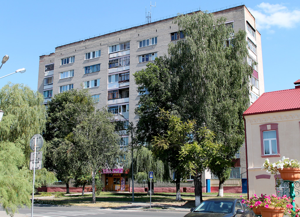 Лунинец, Советская улица, 18