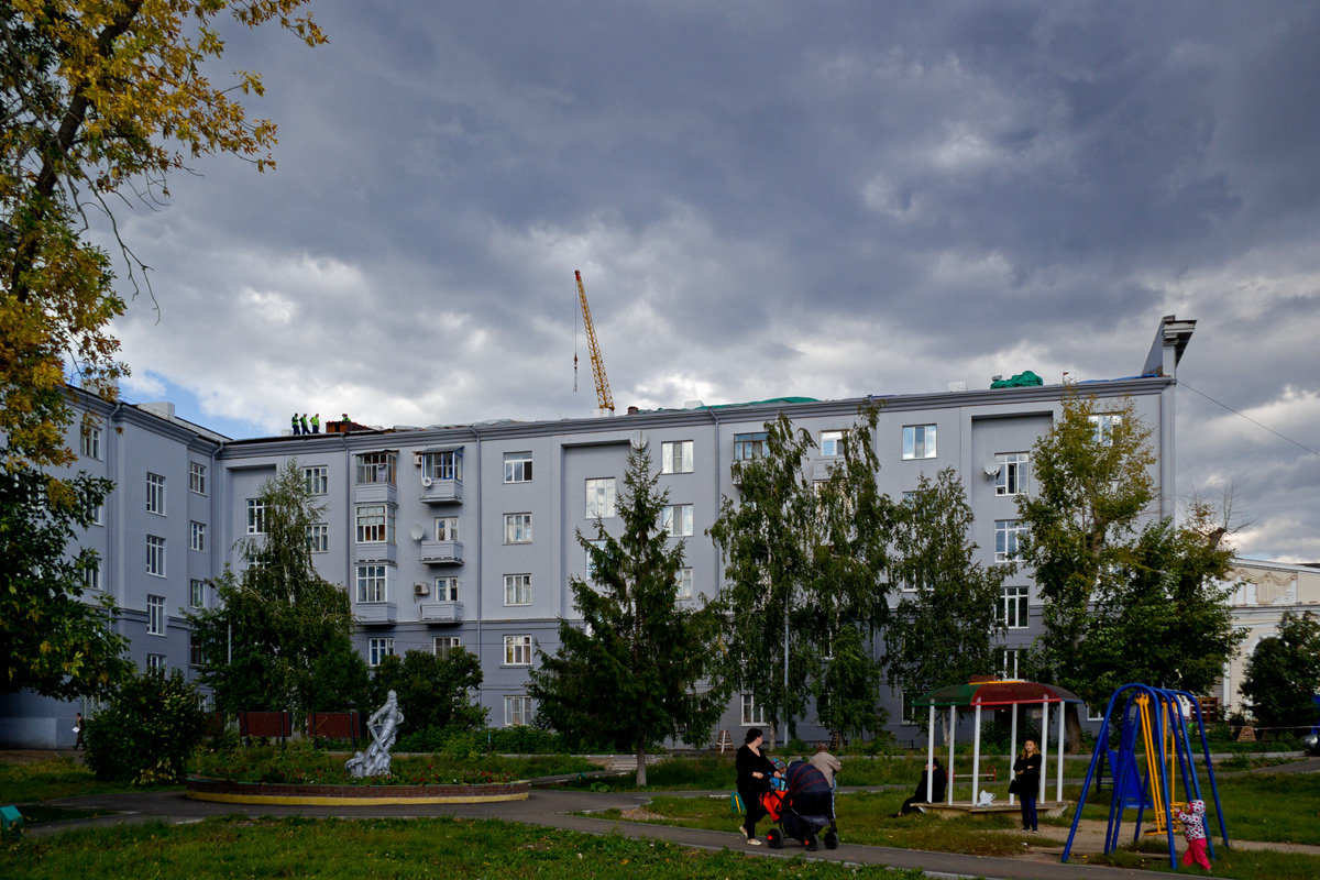 Казань, Улица Нурсултана Назарбаева, 35 корп. 1 / Улица Павлюхина, 98