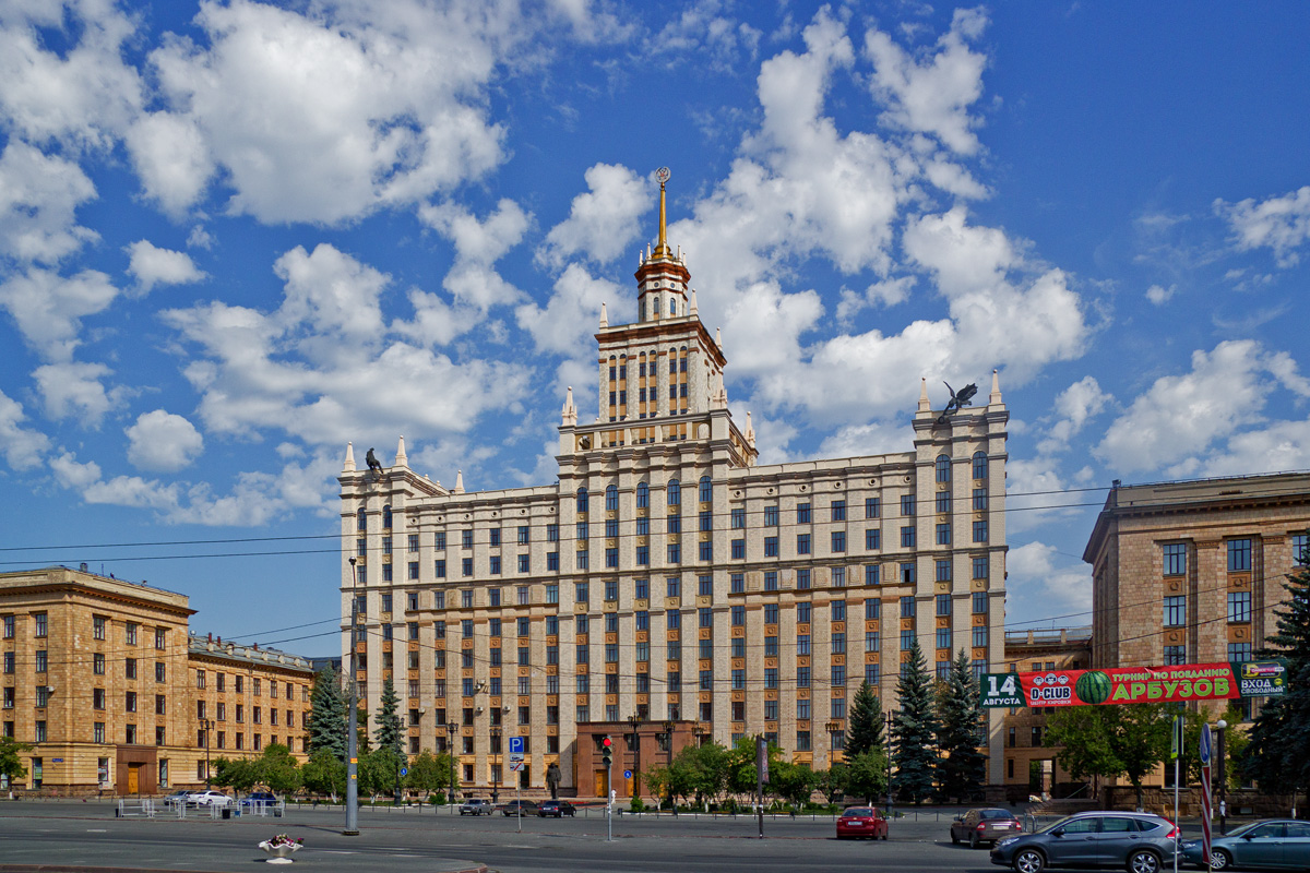 Челябинск, Проспект Ленина, 76